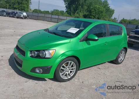 2015 Chevrolet Sonic Lt Auto z USA, uszkodzony, nr VIN 1G1JC6SB2F4112127